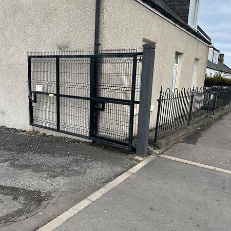 4 Bed Bungalow Near Airport Edimburgo Exterior foto