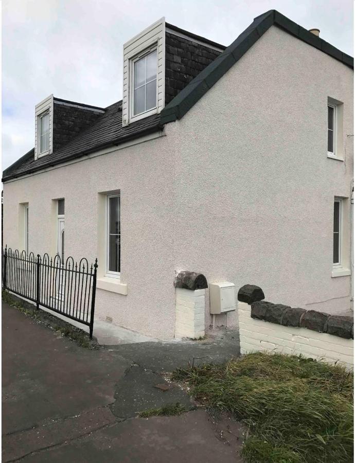 4 Bed Bungalow Near Airport Edimburgo Exterior foto