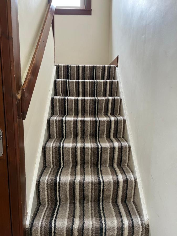 4 Bed Bungalow Near Airport Edimburgo Exterior foto