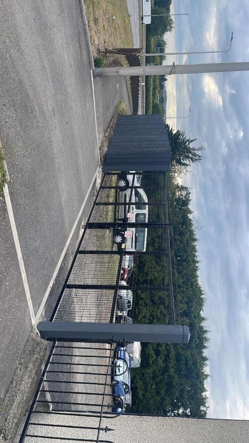 4 Bed Bungalow Near Airport Edimburgo Exterior foto