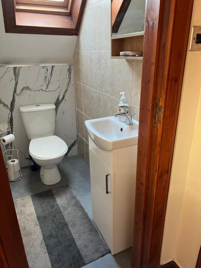 4 Bed Bungalow Near Airport Edimburgo Exterior foto