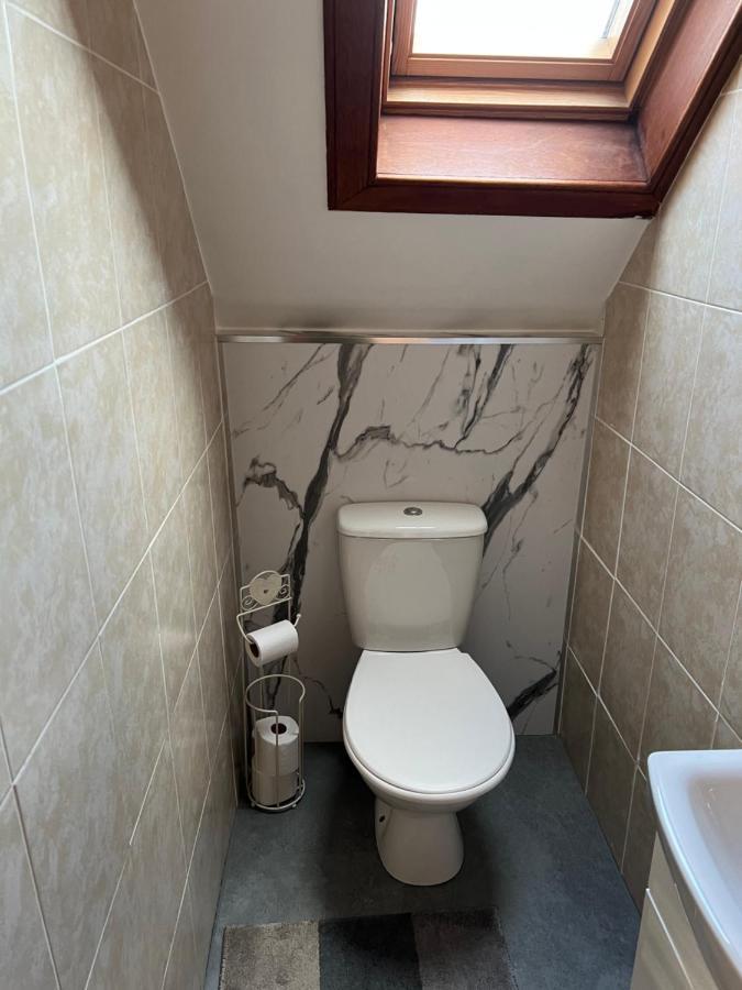 4 Bed Bungalow Near Airport Edimburgo Exterior foto